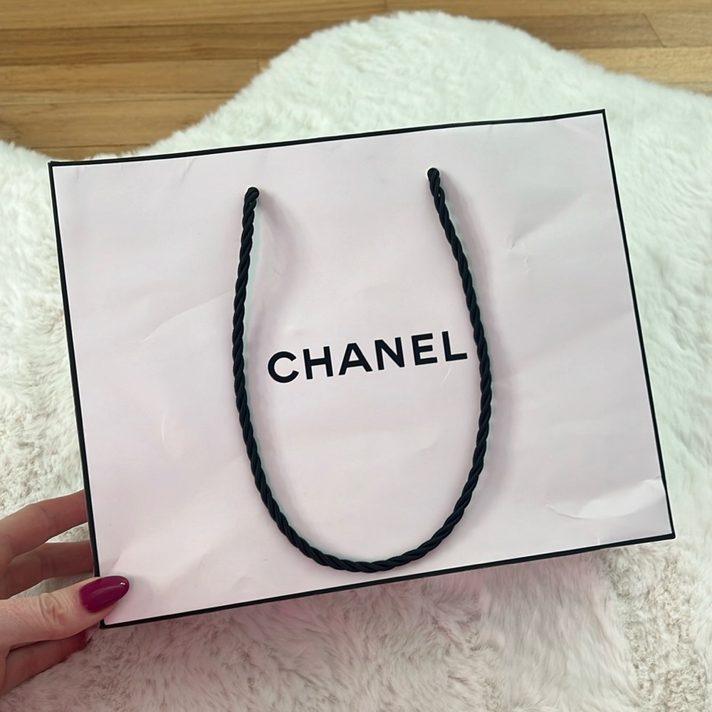 Chanel shopping makeup bag 💋